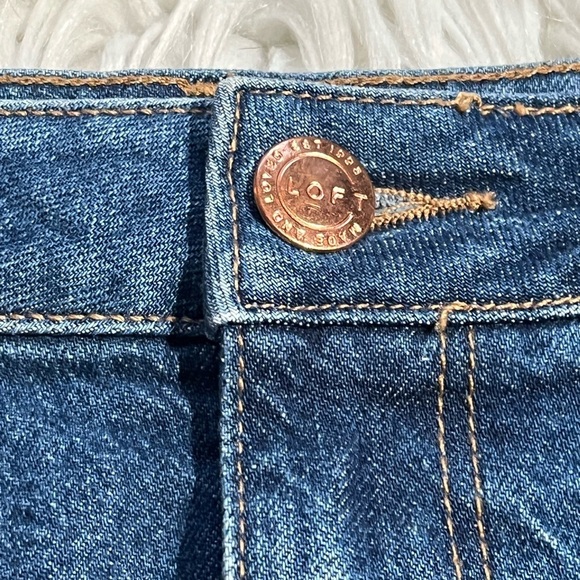 LOFT Frayed Hem Deconstructed Distressed Medium Wash Denim Mini Skirt - Picture 4 of 9